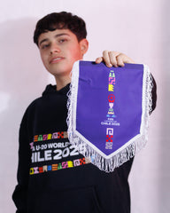 BANDERÍN MORADO LOGO VERTICAL – COPA MUNDIAL SUB 20 DE LA FIFA CHILE 2025 - Tienda Oficial