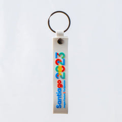 LLAVERO BANDA GOMA HORIZONTAL SANTIAGO 2023 FIU - Tienda Oficial