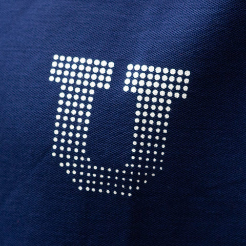 POLERA  U DE CHILE CON CUELLO "U"