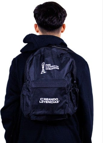 MOCHILA CREANDO LEYENDAS LETTERING FIFA U-20 WC